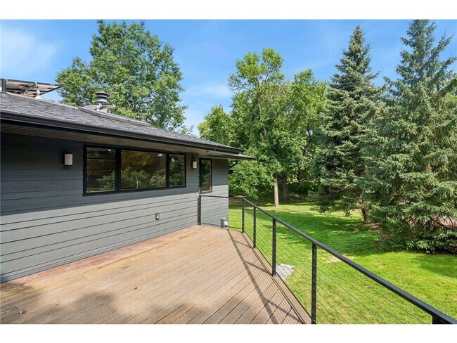 Building Photo - 6216 Maloney Ave