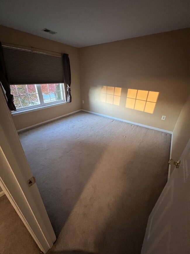 Building Photo - Move-in Special: HALF OFF off of the first month's rent! Stunning 4-5 Bedroom Home for Rent in En...