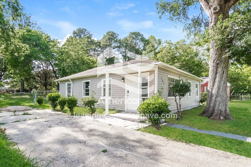 Primary Photo - 105 Livingston Ct