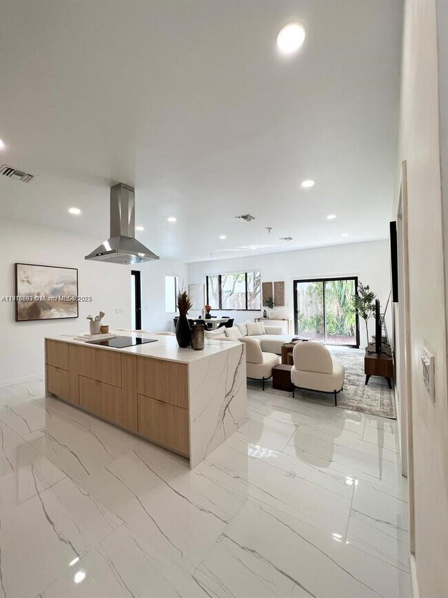 Building Photo - 2150 SW 46th Ct