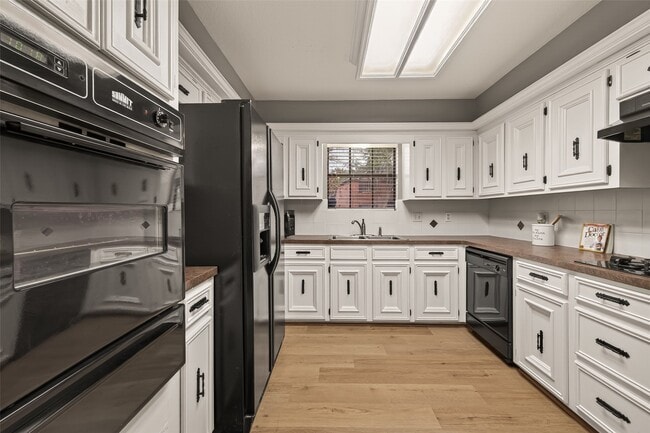 Building Photo - 3204 Farmers Field