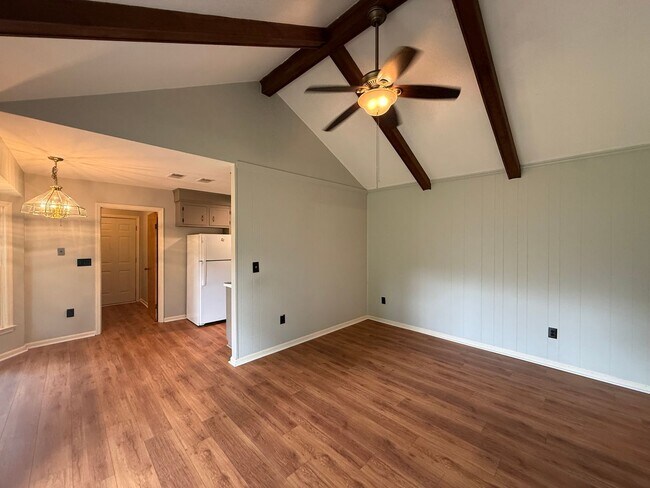 Building Photo - 209 Longstreet St