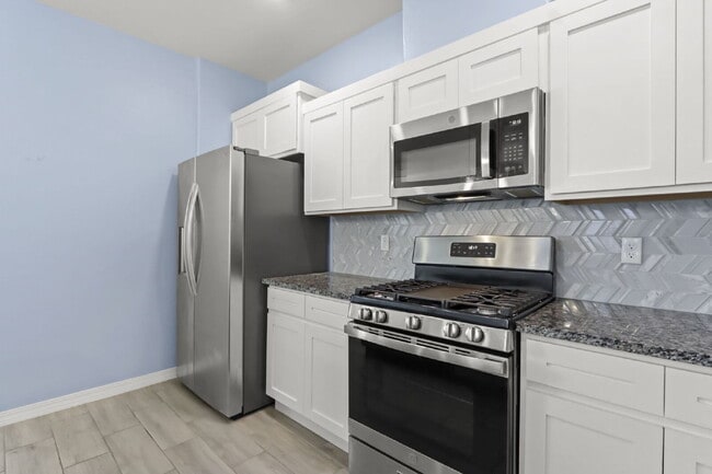 Building Photo - 4-Bed, 3.5-Bath Home in 79928
