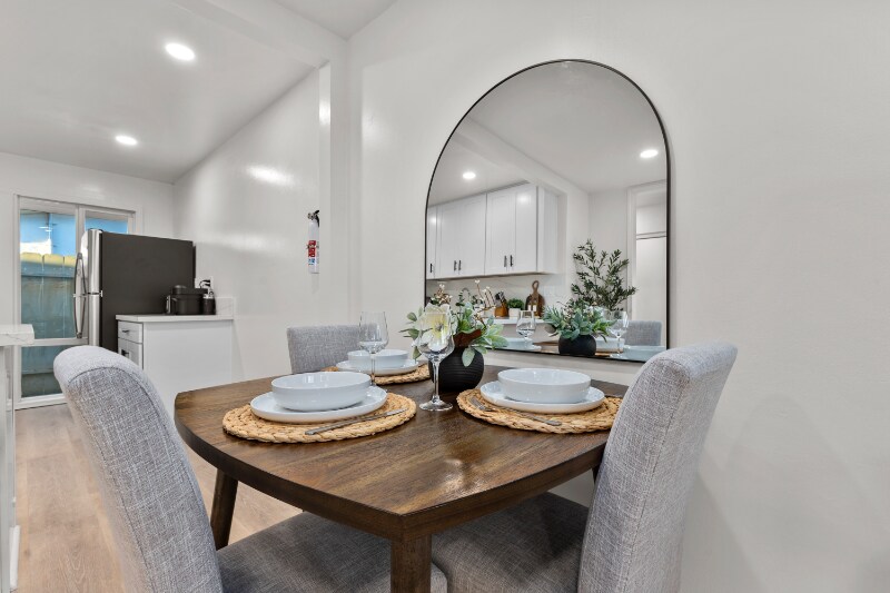 Building Photo - 4442 Clairemont Dr