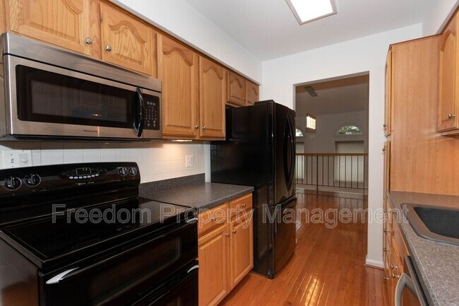 Building Photo - 13939 Preacher Chapman Pl