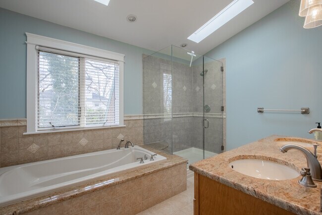 Building Photo - 3 Monmouth Ave