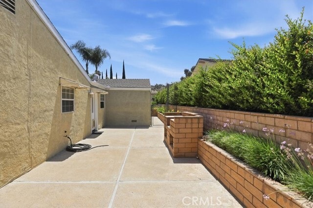 Building Photo - 16540 Wagon Wheel Dr