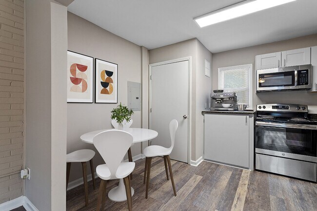Building Photo - Renovated 2BR/1BA Apts Near Downtown Ralei...