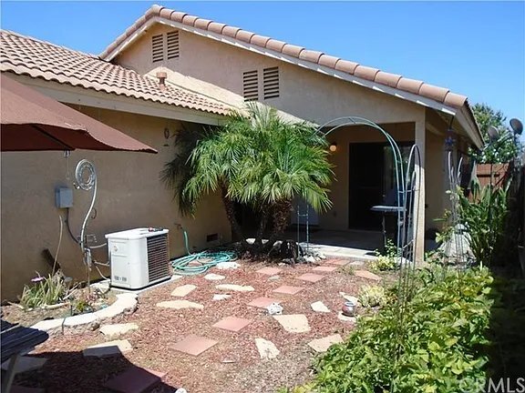Building Photo - 811 Alondra Dr