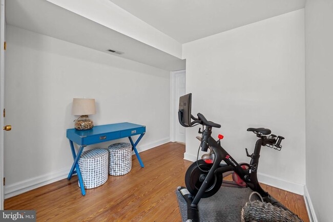 Building Photo - 307 S Exeter St