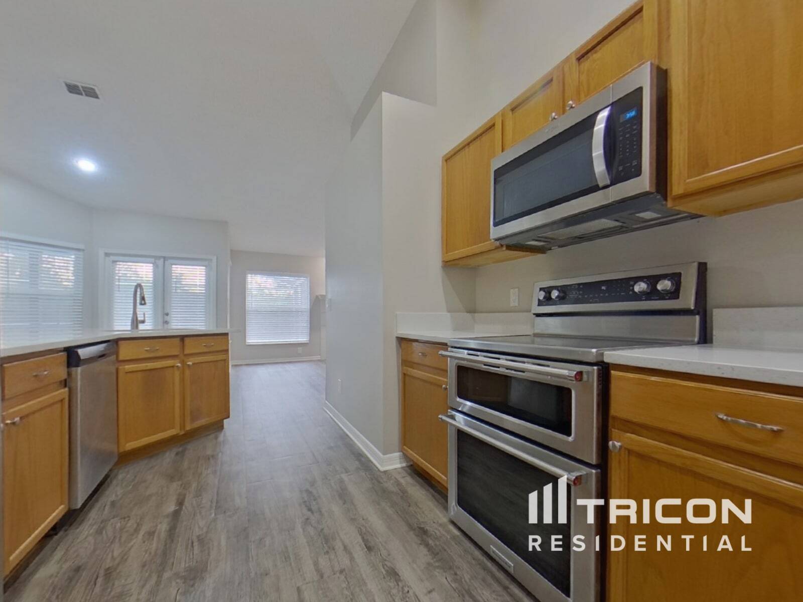 Building Photo - 906 Woodcraft Dr