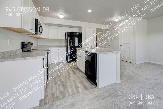 Building Photo - 945 Grissom Dr.