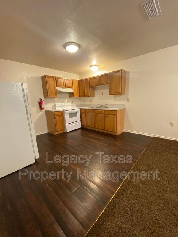 Building Photo - 1112 Williams Ave