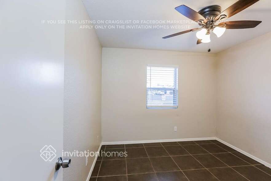 Building Photo - 6037 N 71st Ln
