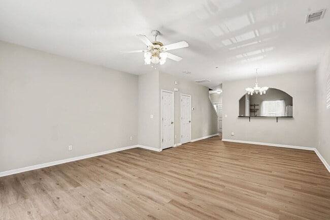 Building Photo - 2224 Winthrop Chase Dr