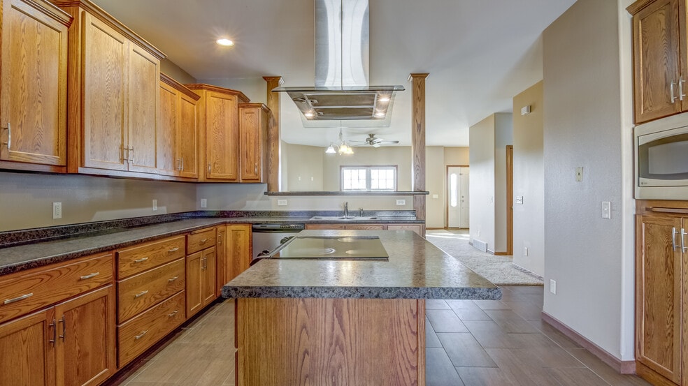 Building Photo - 956 Parkland Dr