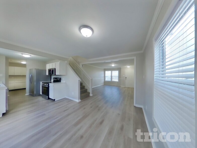 Building Photo - 10875 Grace Dr