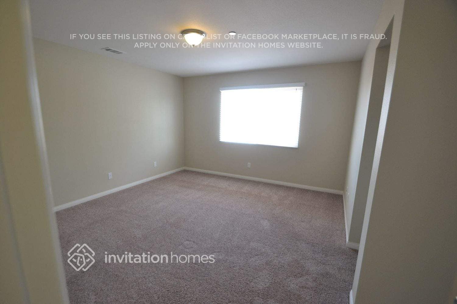 Building Photo - 1435 Laramie Ave