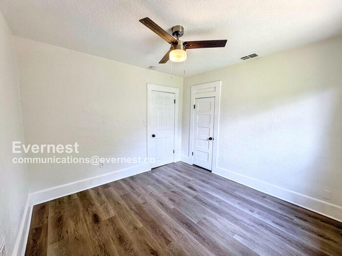 Building Photo - 2004 E Ellicott St