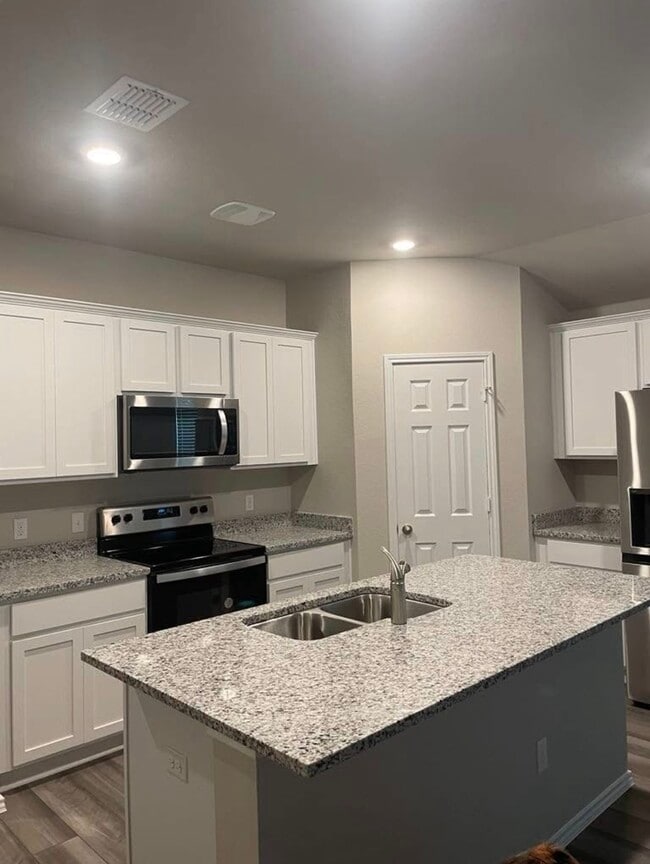 Building Photo - 3104 Sherco Rd