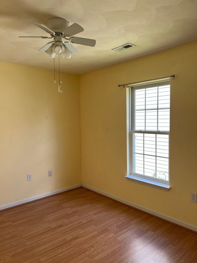 Building Photo - Charming 3-Bedroom Ranch in Quiet NW Roano...