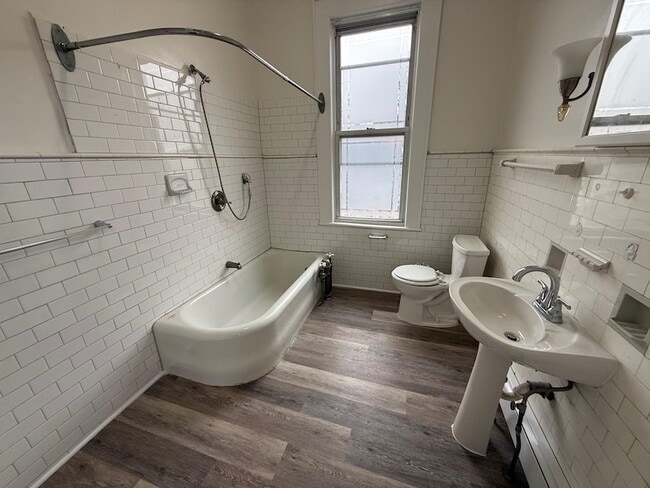 Building Photo - 4619 Park Ave