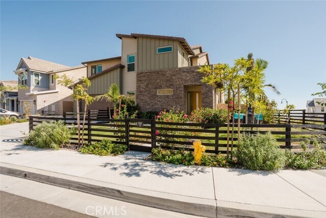 Building Photo - 11743 Canoga Ave
