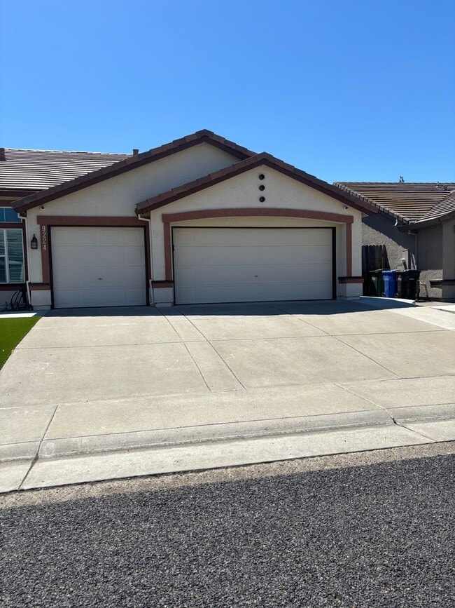 Building Photo - BEAUTIFUL 4-BEDROOM HOME IN ELK GROVE!!
