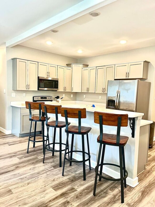 Building Photo - Shared Housing Experience in Memphis -> @t...