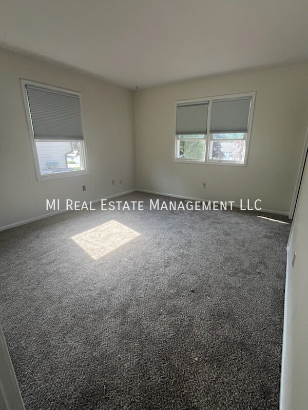 Building Photo - 4884 Stauffer Ave SE