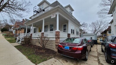 Building Photo - 309 N Pinckney St