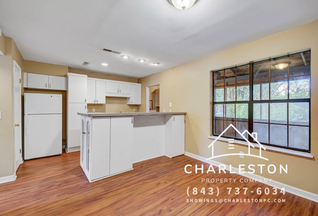 Building Photo - 2318 Applebee Way