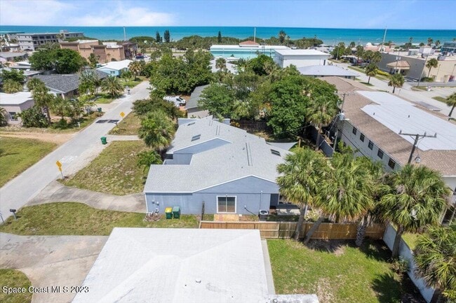 Building Photo - 131 3rd Ave