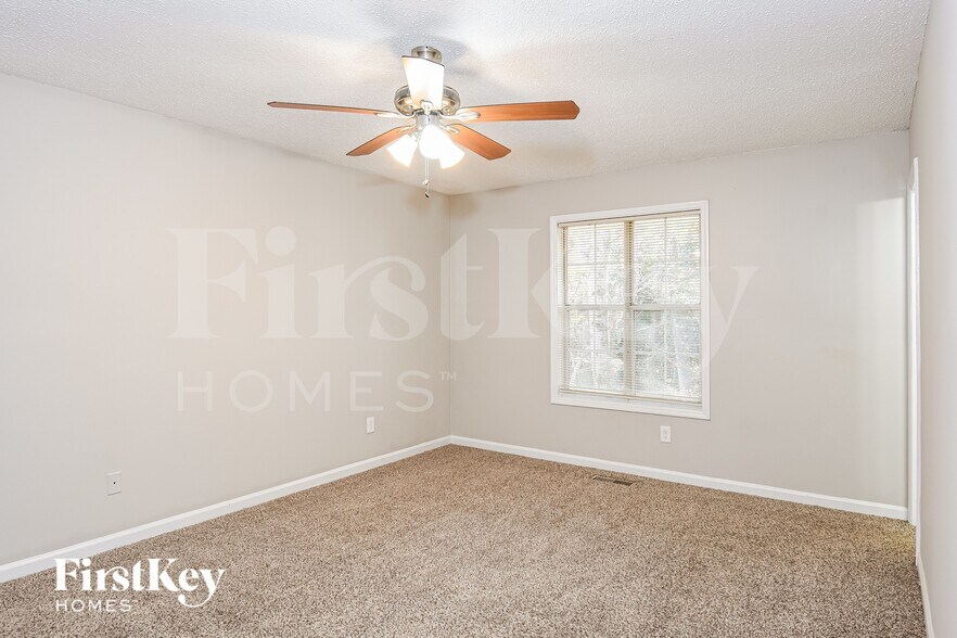 Building Photo - 660 Cranberry Trail