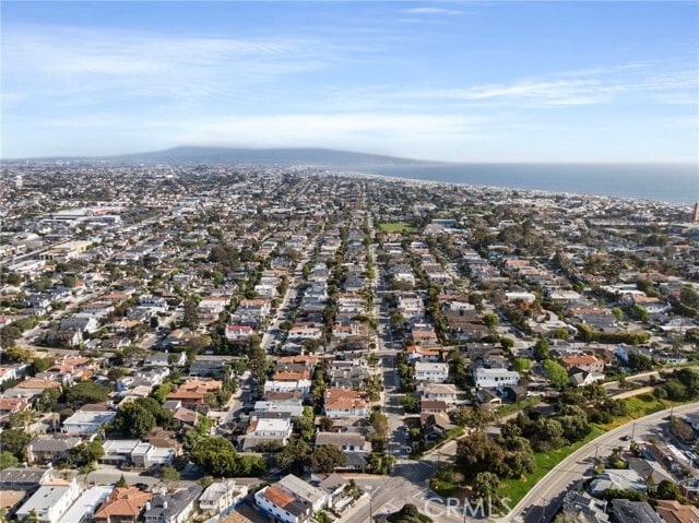 Building Photo - 2616 N Poinsettia Ave