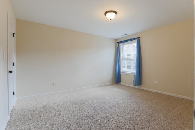 Building Photo - 1503 Hemlock Hill Dr