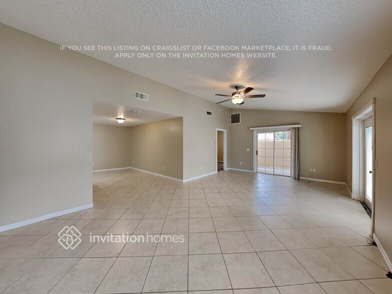 Building Photo - 820 Little Town Rd