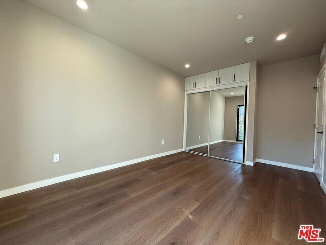 Building Photo - 9904 Laurel Canyon Blvd