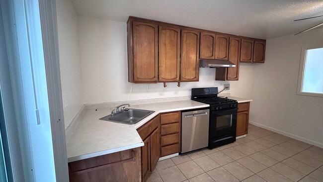 Building Photo - 2109 Sharon Way