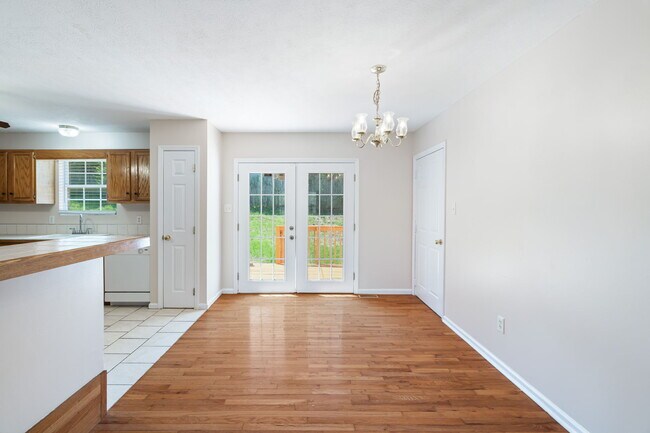 Building Photo - 182 Megan Ln