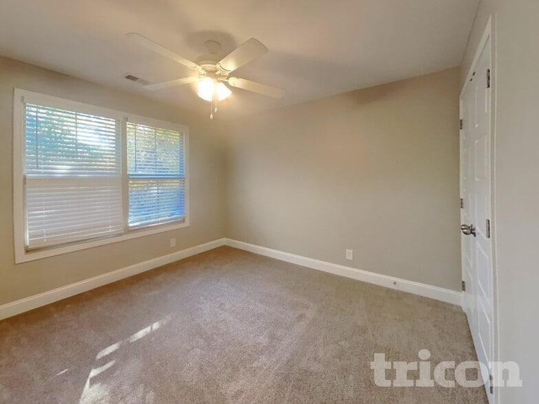 Building Photo - 124 Lucerne Ln