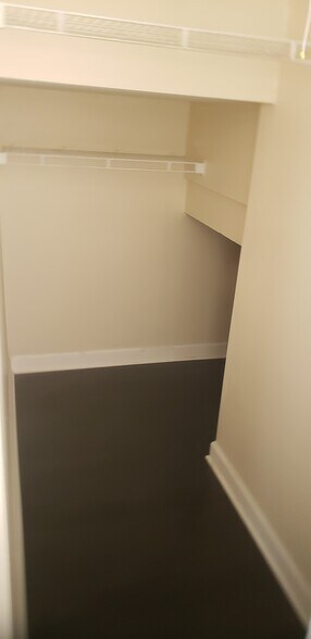 Building Photo - 9030 W Heathwood Cir