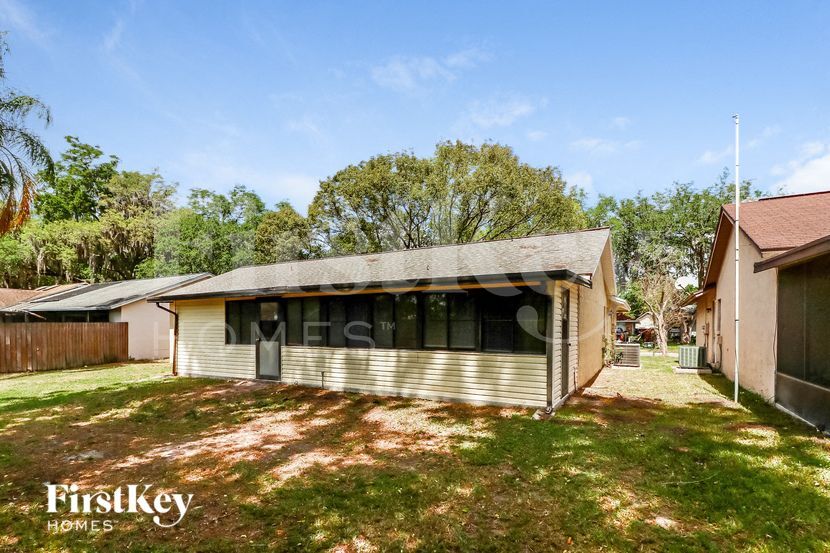 Building Photo - 1907 Landside Dr