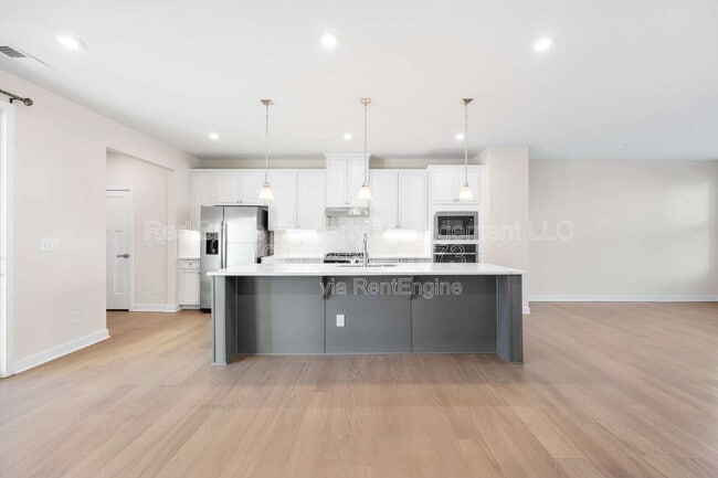 Building Photo - 9769 Oaklawn Blvd NW