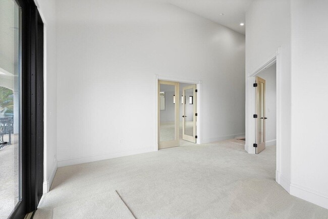 Building Photo - 1 1st Ave S