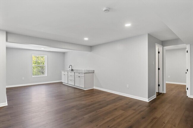 Building Photo - Gorgeous 5 Bed 3.5 Bathroom in Stafford, VA