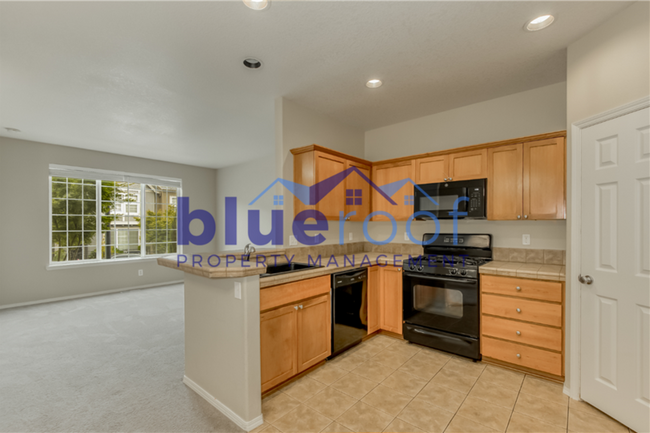 Building Photo - 2412 NW Roseburg Terrace