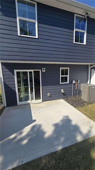 Building Photo - 12 Downing Dr