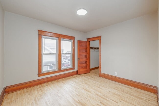 Building Photo - 23 6th St