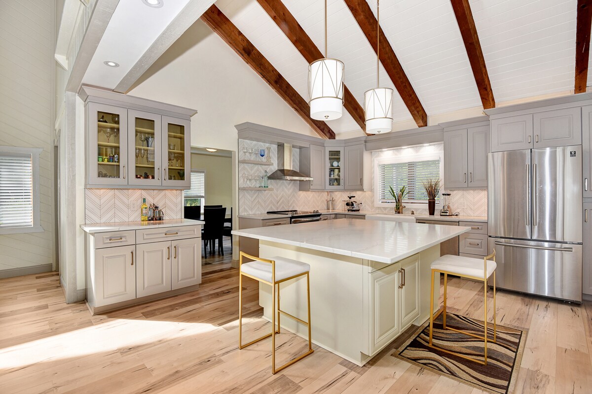 Building Photo - 213 Riverbend Rd